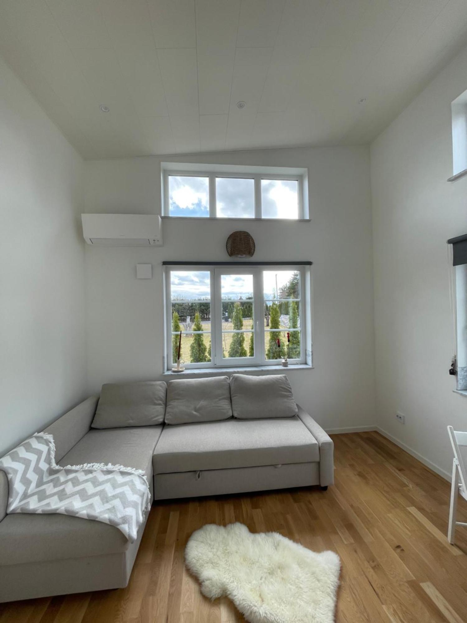Villa Ett Nytt Fraesch Hus Utanfoer Stockholm Naera Arlanda Rosersberg Exterior foto